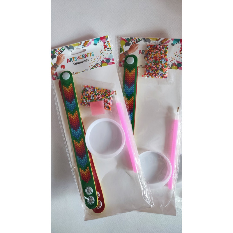 Набір алмазної викладки зі створення двох браслетів.